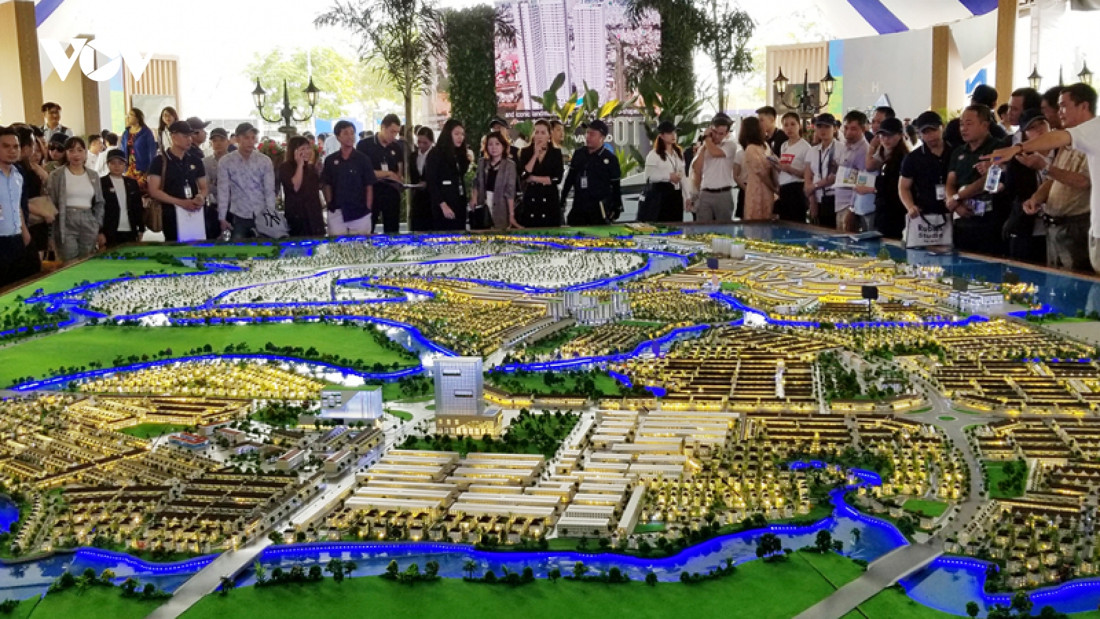 Nhà đất tiếp tục “nóng”, chung cư giá rẻ vắng bóng trong năm 2022