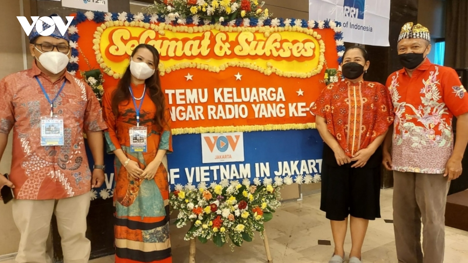 Đài phát thanh mang lại tình hữu nghị trong đại dịch ở Indonesia