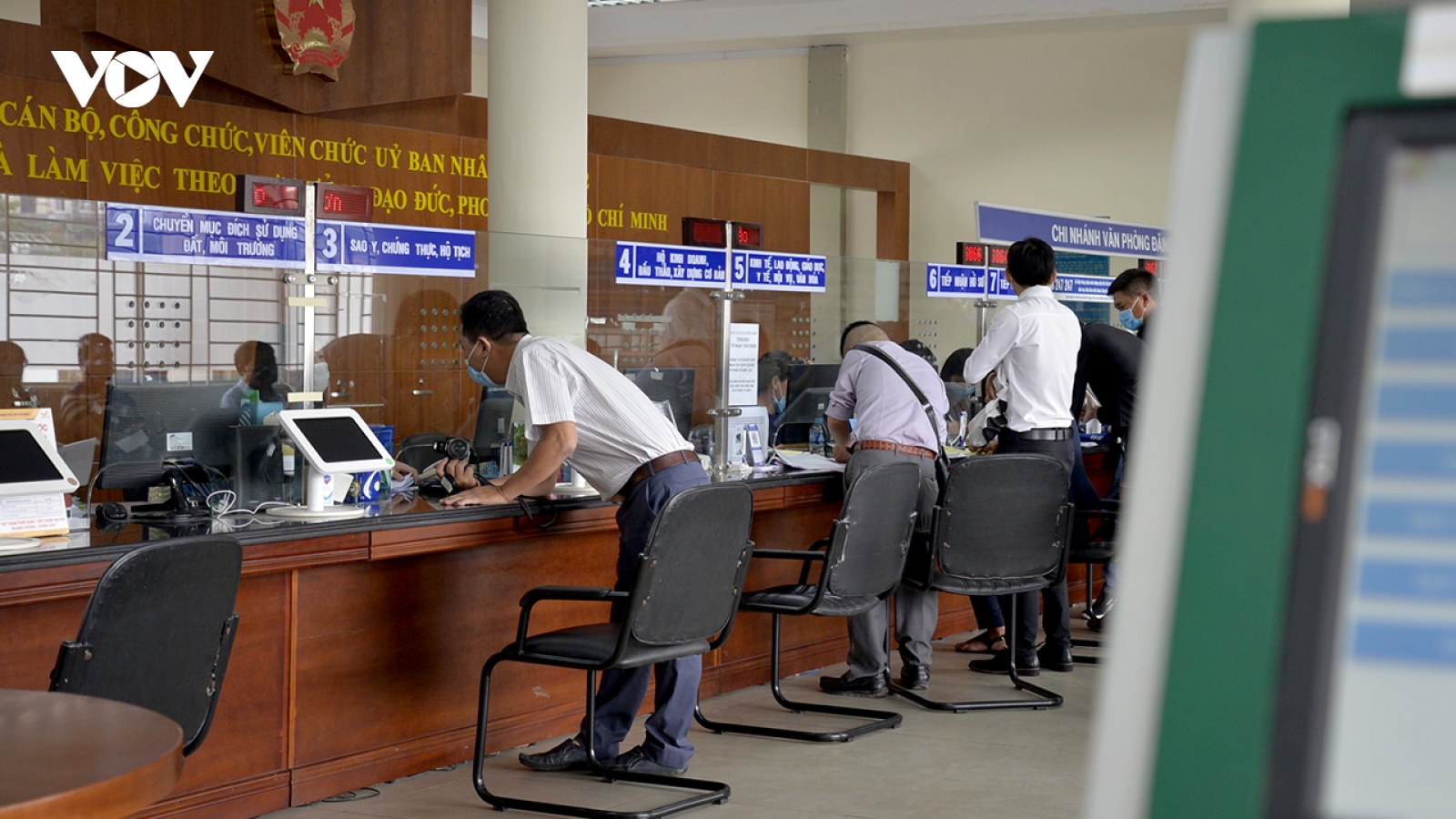 Nhiều cơ quan, công sở làm việc nghiêm túc sau Tết Nhâm Dần 2022