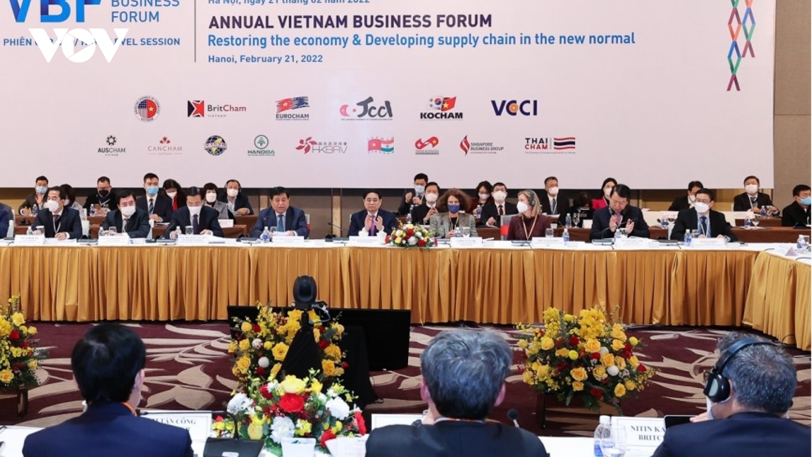 Vietnam Business Forum examines ways to boost economic recovery