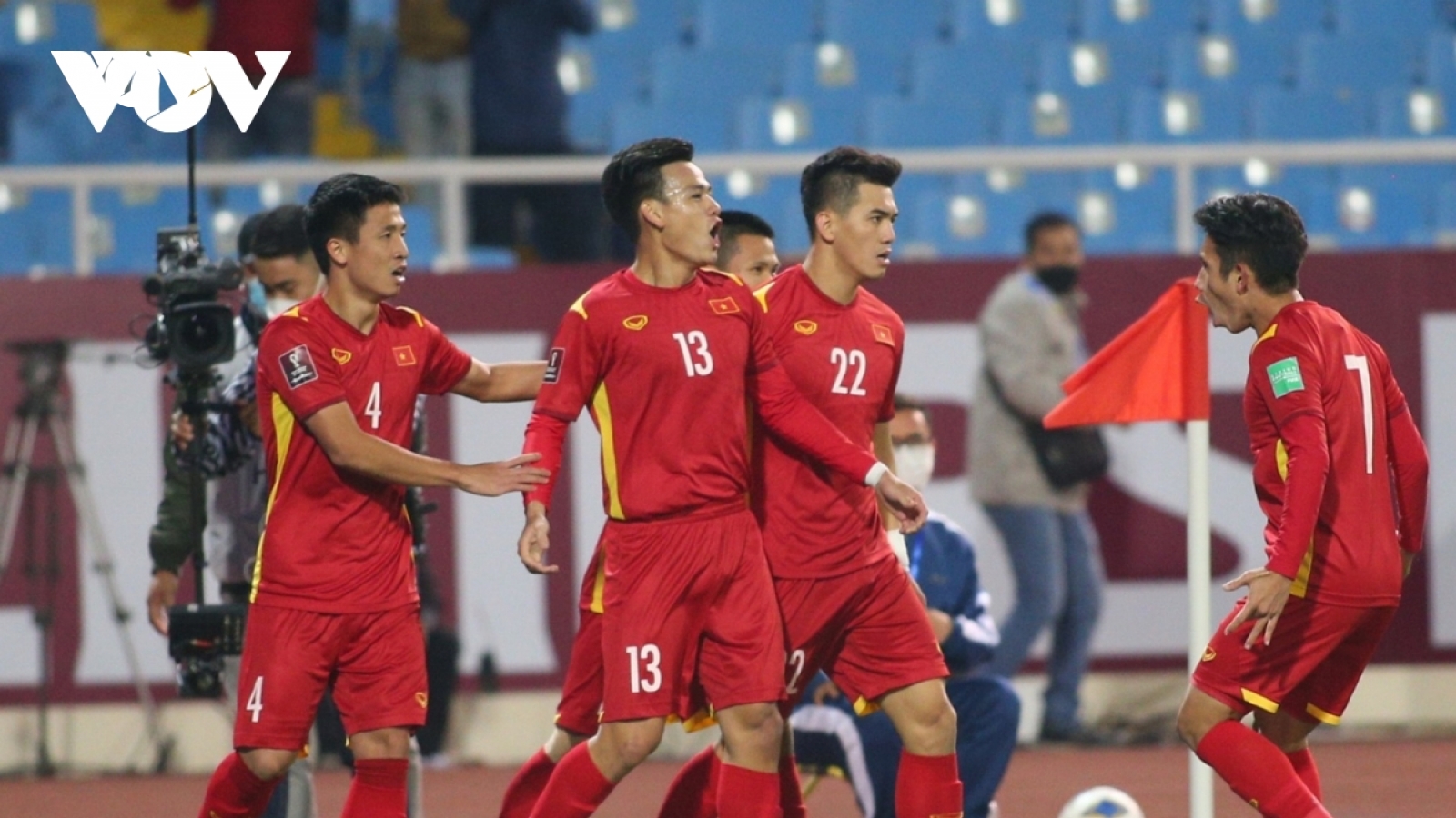 ĐT Việt Nam giữ vững vị trí trong top 100 trên BXH FIFA nhờ thắng Trung Quốc