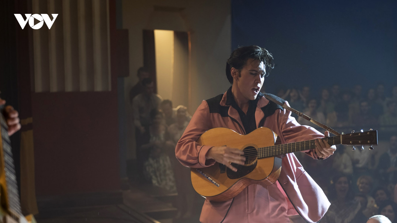 Phim về huyền thoại âm nhạc Elvis Presley tung trailer đầu tiên