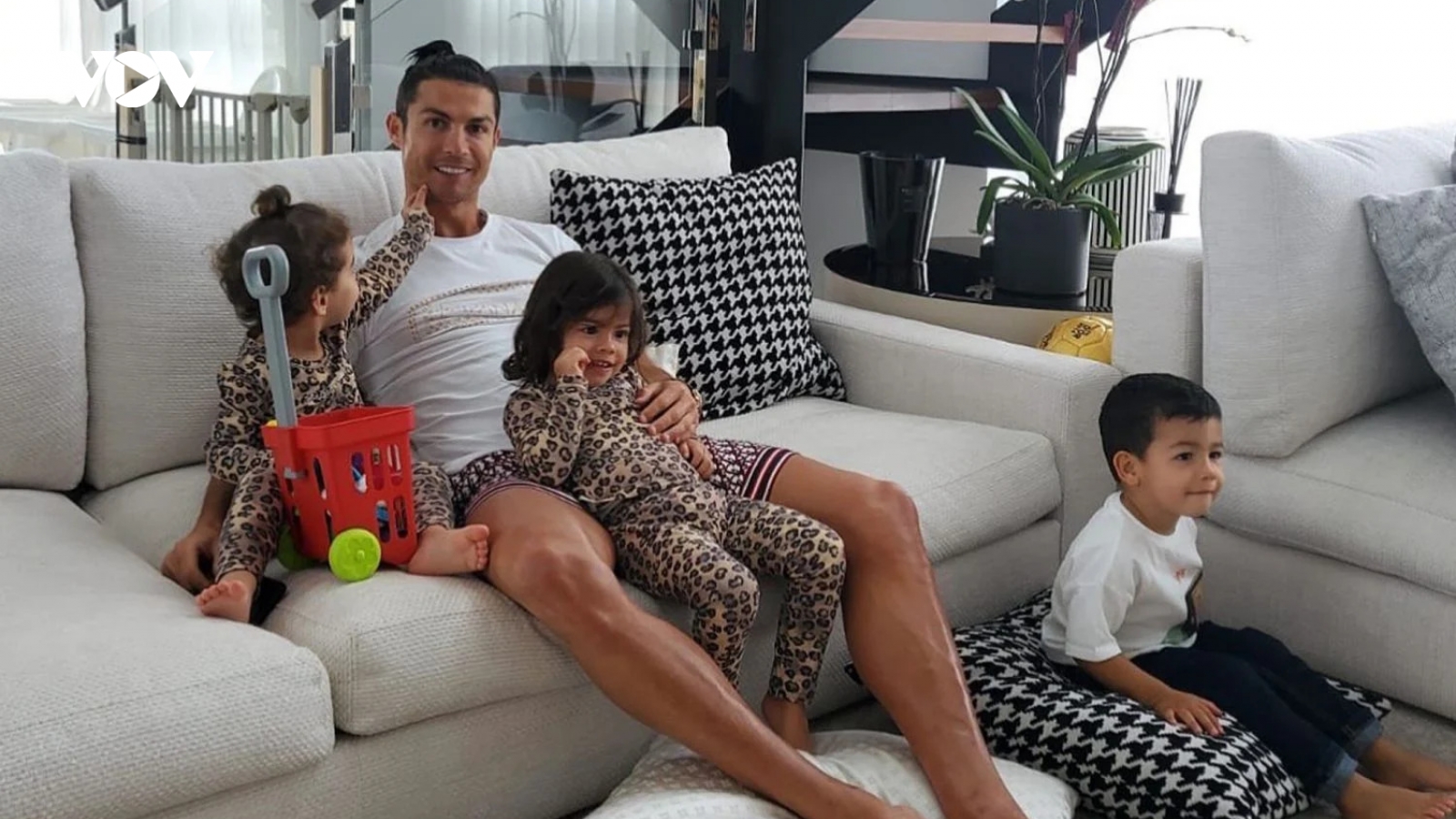 Bên trong biệt thự xa hoa trị giá 6,5 triệu USD của Cristiano Ronaldo