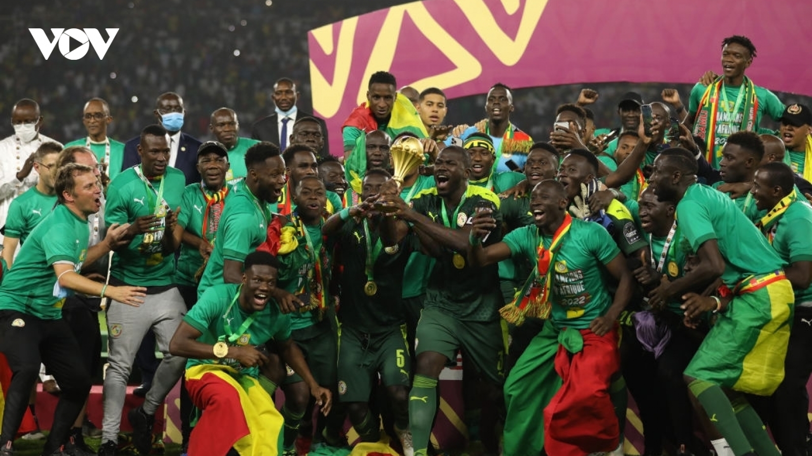 Mane đánh bại Salah, Senegal lần đầu vô địch AFCON 