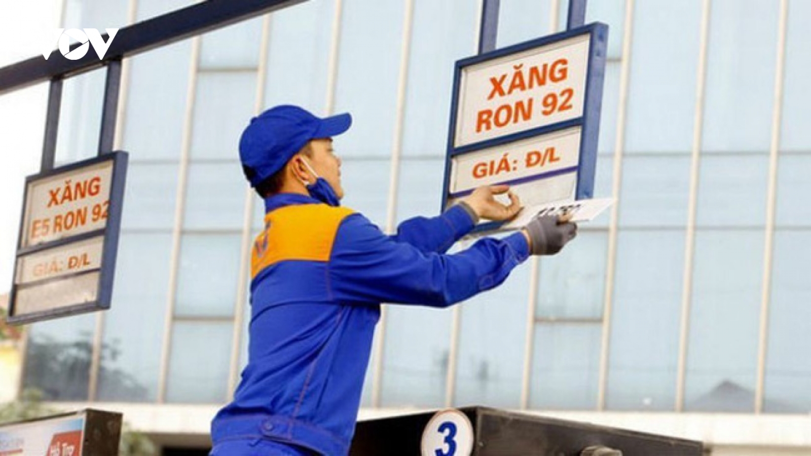 Giá xăng dầu "tăng như vũ bão": Đe dọa tăng trưởng kinh tế và tạo áp lực lạm phát