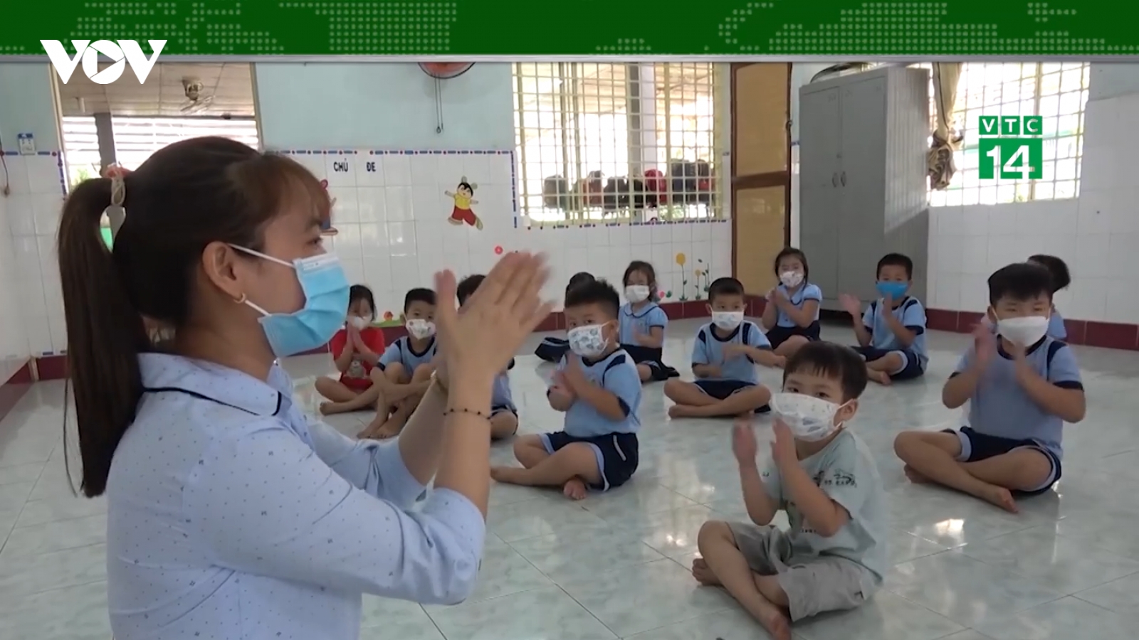 Giáo viên mầm non với niềm vui trở lại trường
