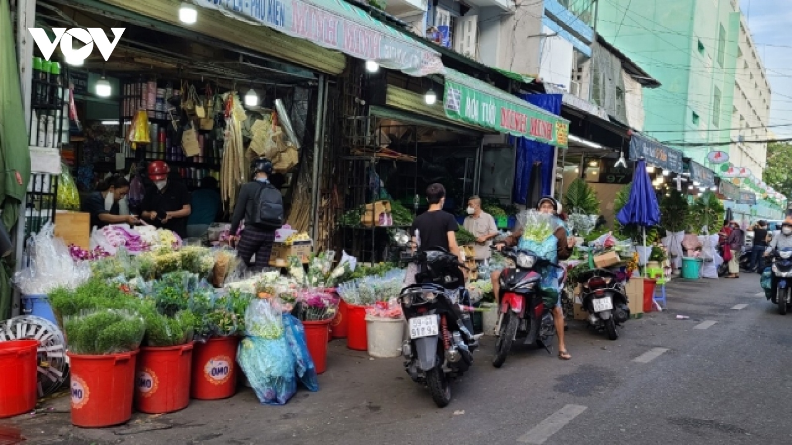 Trước ngày vía Thần Tài ở TP.HCM, hoa tươi tăng giá