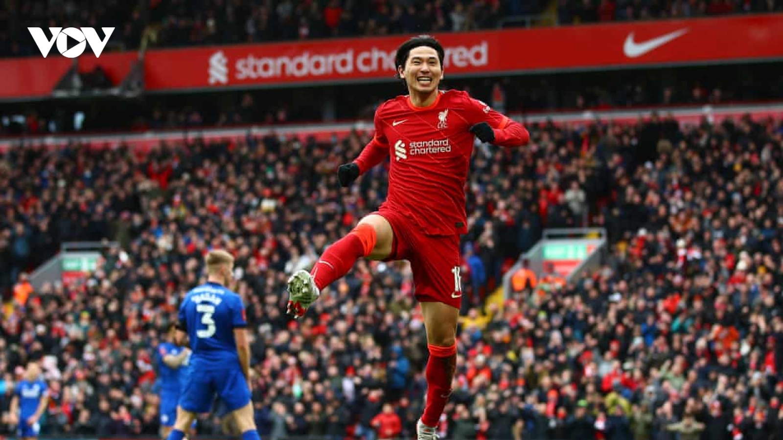 Takumi Minamino ghi bàn, Liverpool thắng thuyết phục Cardiff