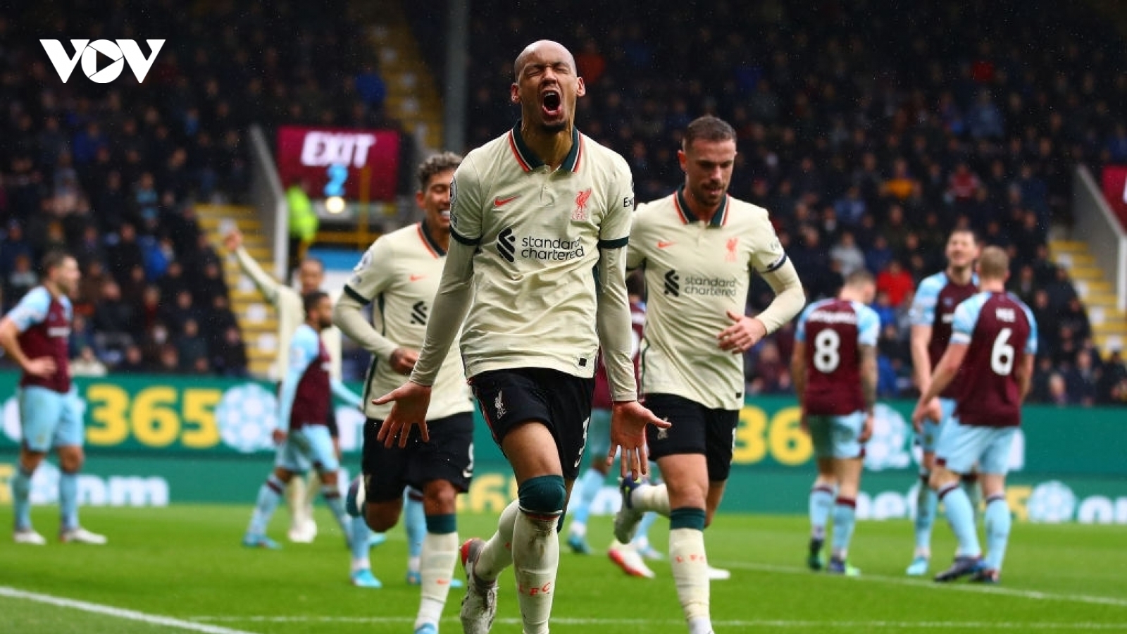 Thắng tối thiểu Burnley, Liverpool tiếp tục bám đuổi Man City
