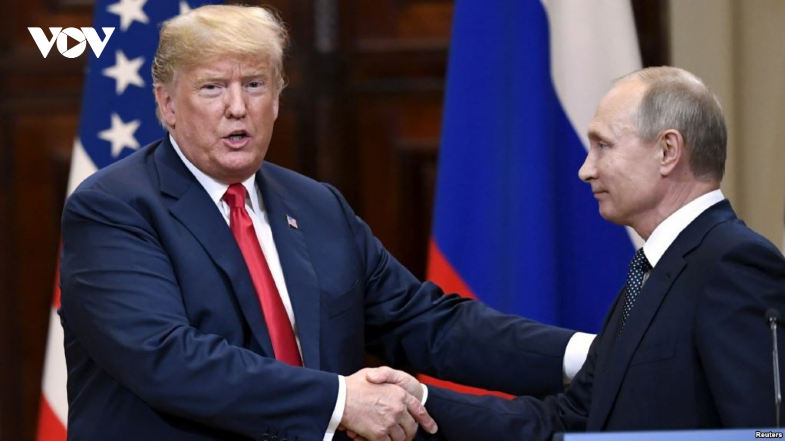 Ông Trump khen ông Putin là "thiên tài"