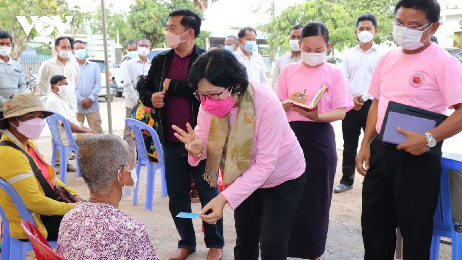 Campuchia đưa ra biện pháp cứng rắn đẩy mạnh tiêm chủng vaccine ngừa Covid-19