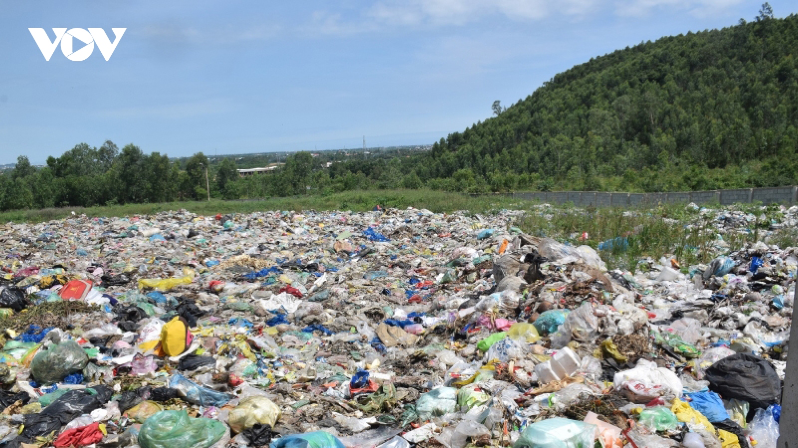 Cần sớm đầu tư nâng cấp hệ thống thu gom, xử lý rác thải ở Phú Yên