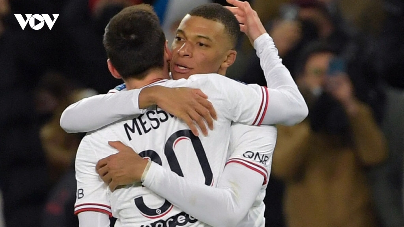 Messi kiến tạo cho Mbappe ghi bàn, PSG thắng Rennes ở phút 90+3