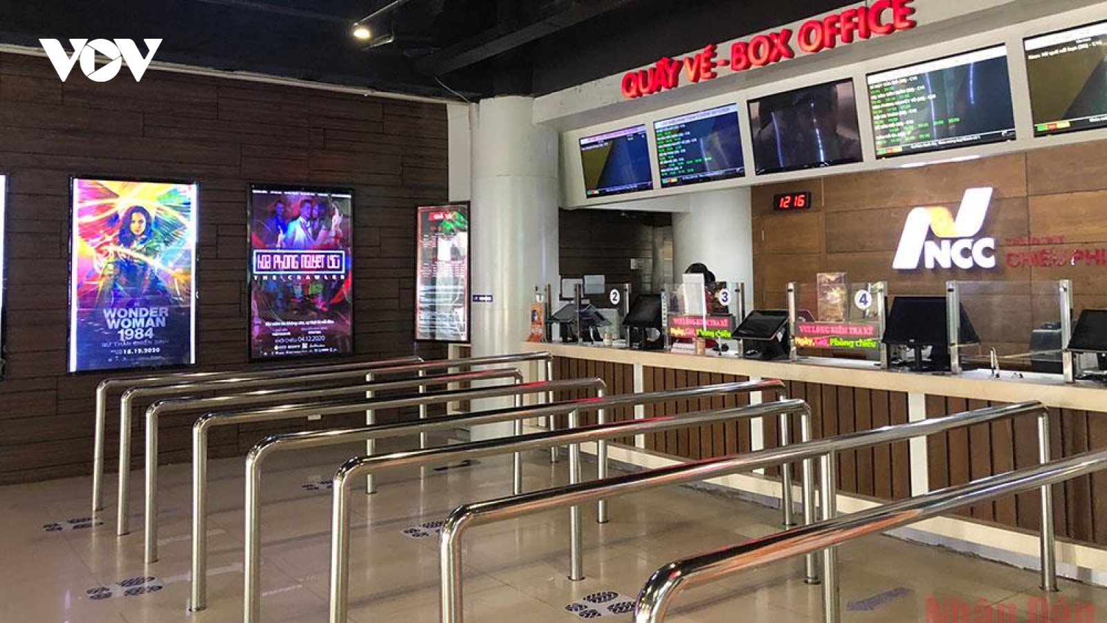 Hà Nội mở lại rạp chiếu phim, địa điểm văn hóa, người dân vừa mừng vừa lo