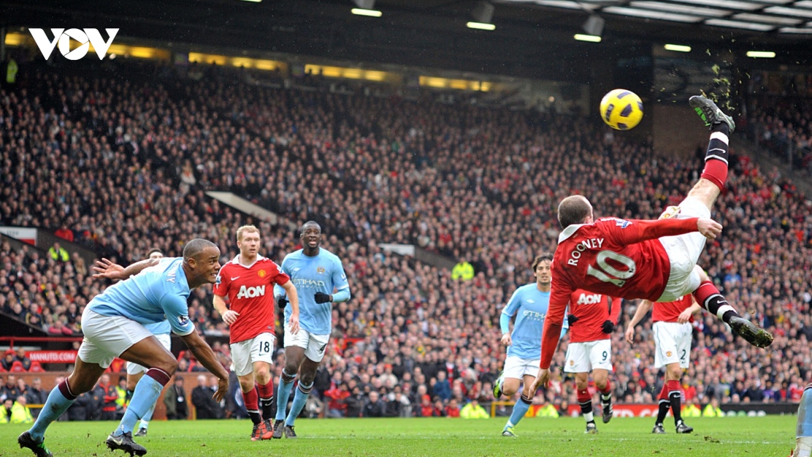 Ngày này năm xưa: Rooney lập siêu phẩm "để đời"