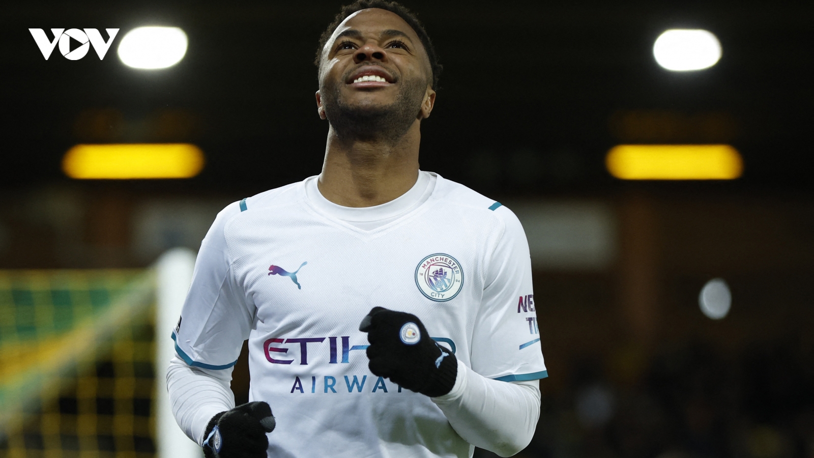 Sterling ghi hat-trick, Man City "vùi dập" Norwich