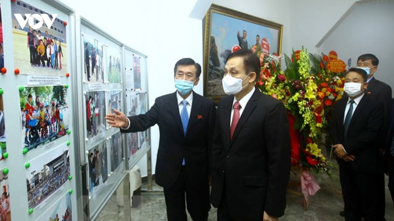 Trưởng Ban Đối ngoại Trung ương thăm Đại sứ quán Triều Tiên tại Hà Nội