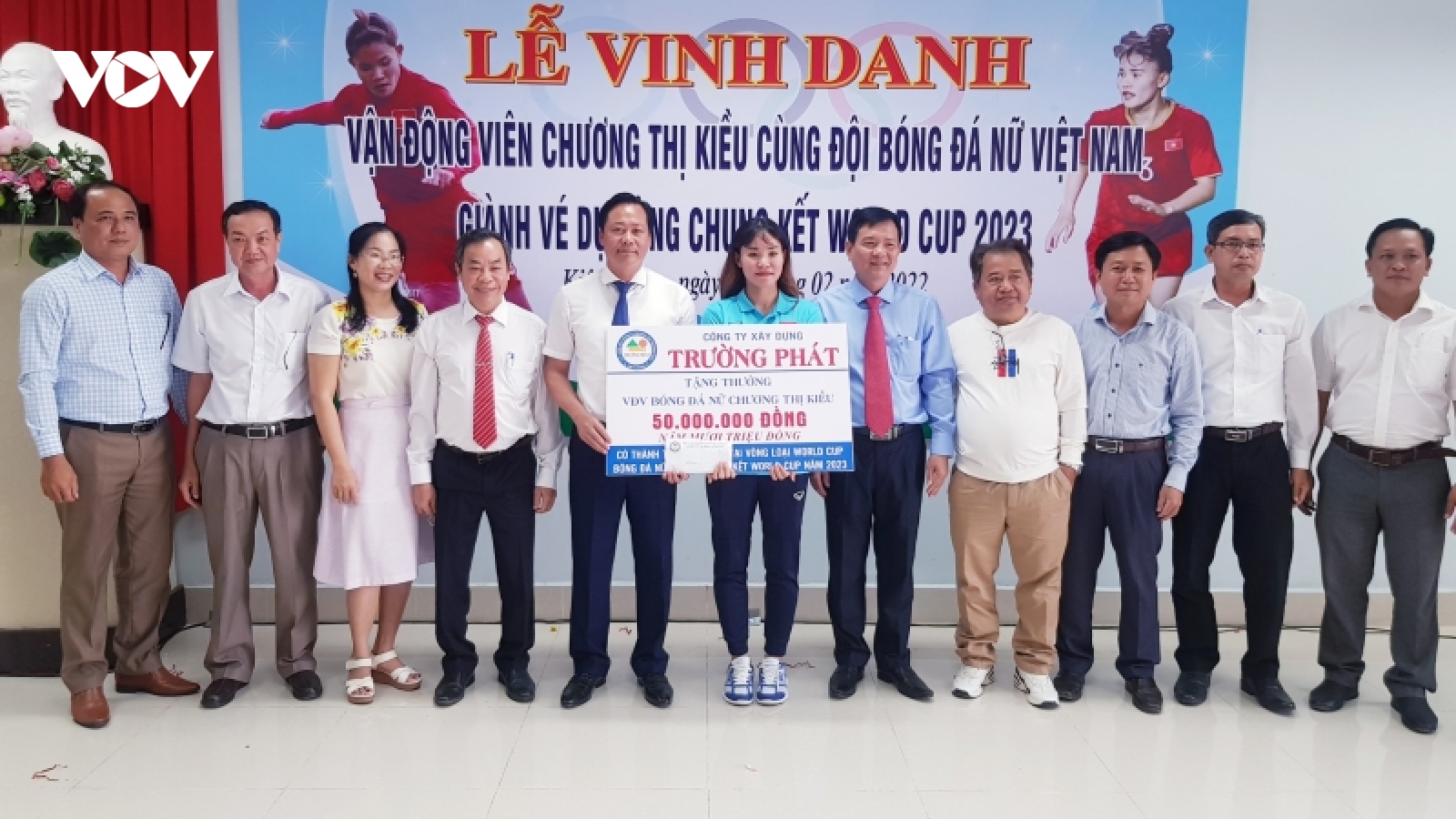 Trung vệ Chương Thị Kiều được vinh danh tại quê nhà Kiên Giang