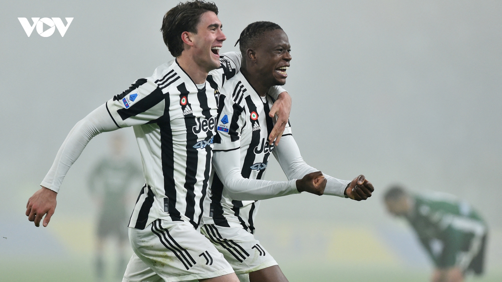 Tân binh Vlahovic ghi bàn ngay trận ra mắt, Juventus thắng dễ Verona