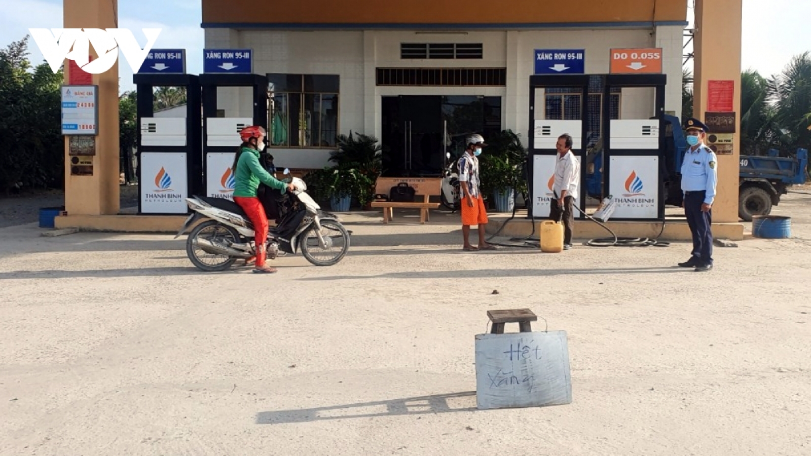 Đâu là dư địa để điều hành giá xăng, dầu trong nước?