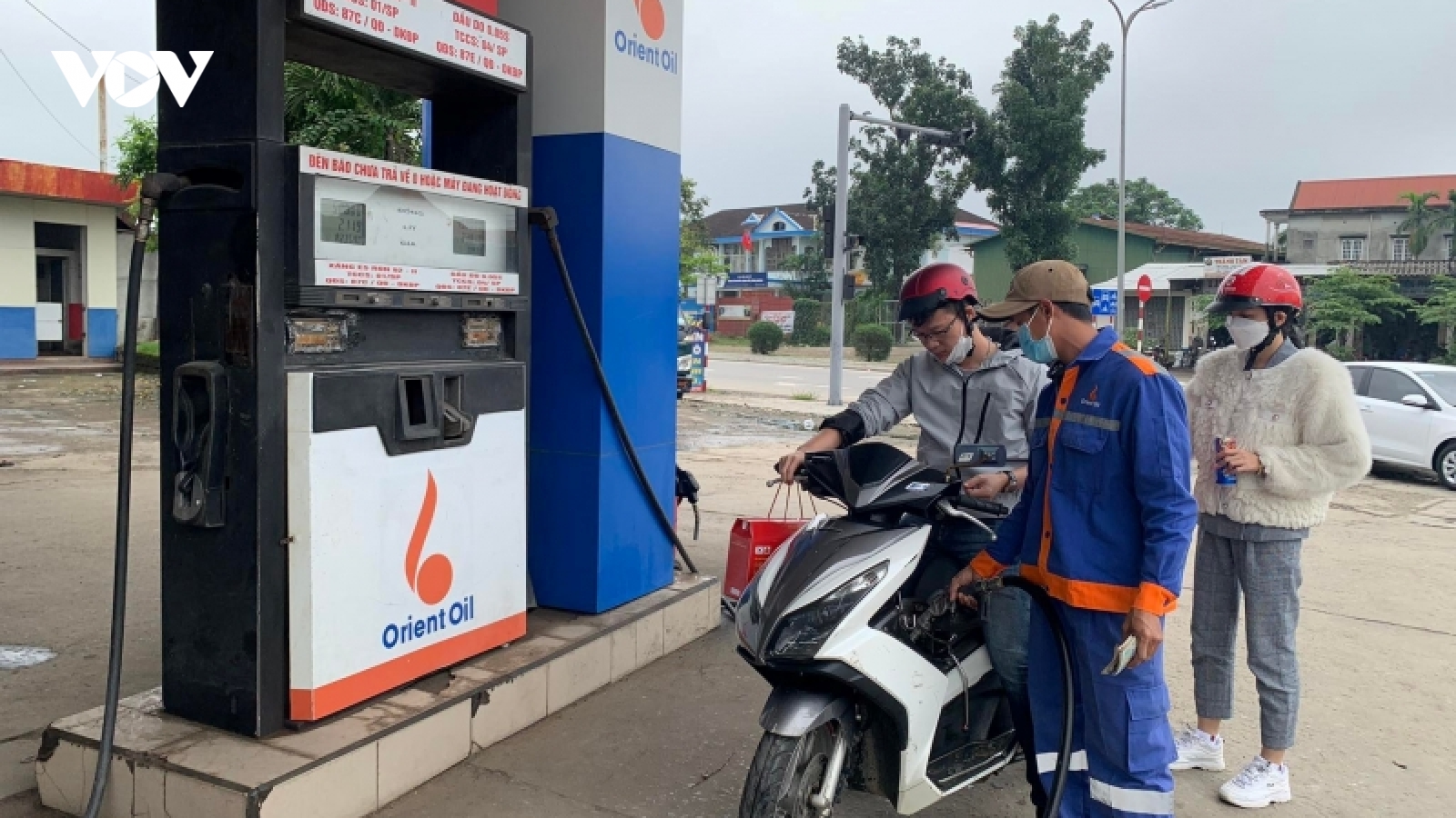 Giá xăng, dầu tiếp tục tăng đồng loạt từ 15h00 chiều nay 20/6