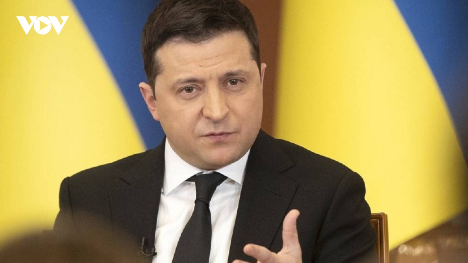 Giới siêu giàu tháo chạy khỏi Ukraine, Tổng thống Zelensky nói "sai lầm"