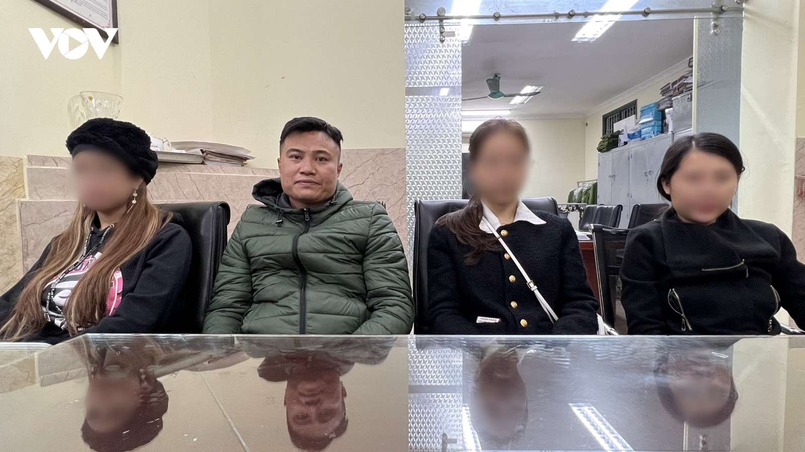 Thủ đoạn của kẻ chuyên điều gái mại dâm người nước ngoài cho khách "ham của lạ"