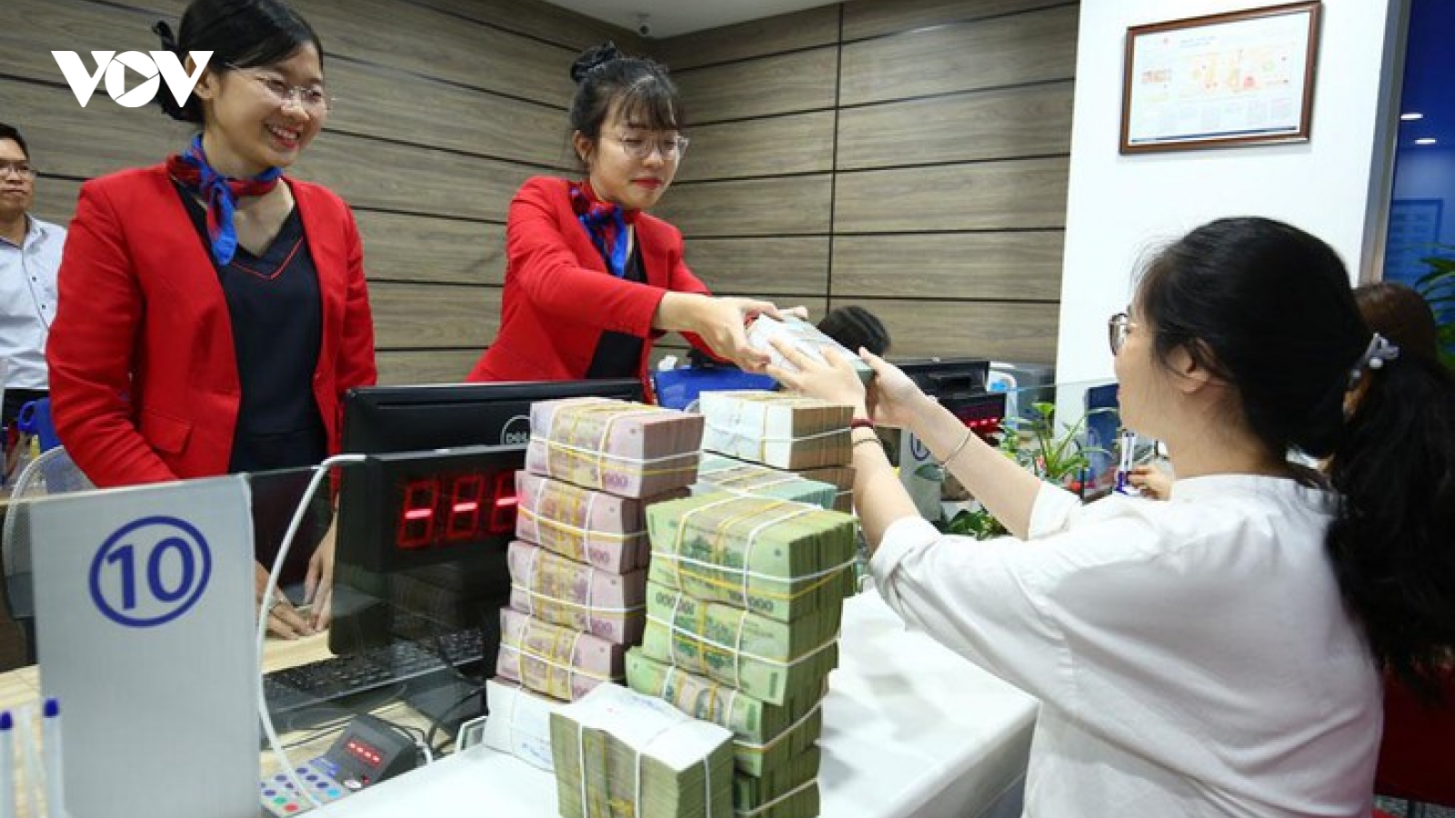 Tăng trưởng tín dụng thúc đẩy phục hồi kinh tế