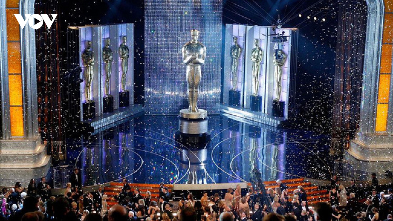Sân khấu lễ trao giải Oscar 2022 rực rỡ với 90.000 viên pha lê