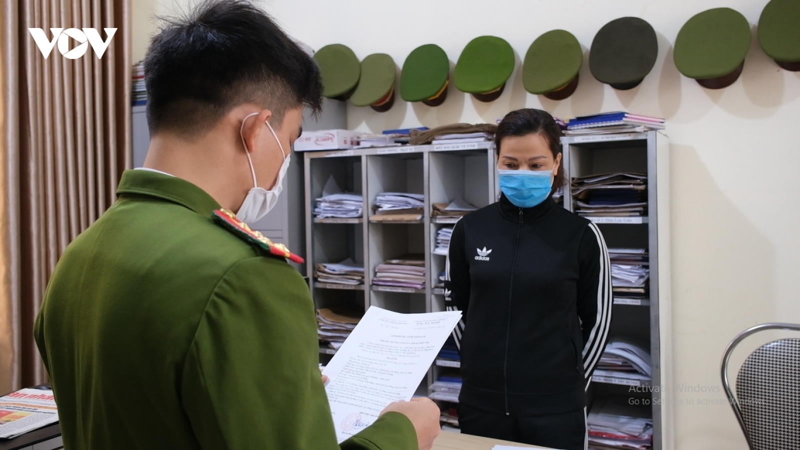 Công an Cao Bằng bắt nguyên kế toán trưởng chiếm đoạt tiền lương công nhân