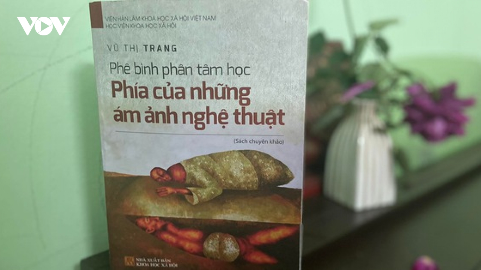 Xung quanh vấn đề bản quyền sách “Phê bình phân tâm học phía của những ám ảnh nghệ thuật”