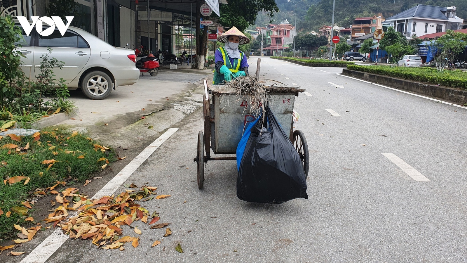 Loay hoay xử lý rác thải của F0 điều trị tại nhà