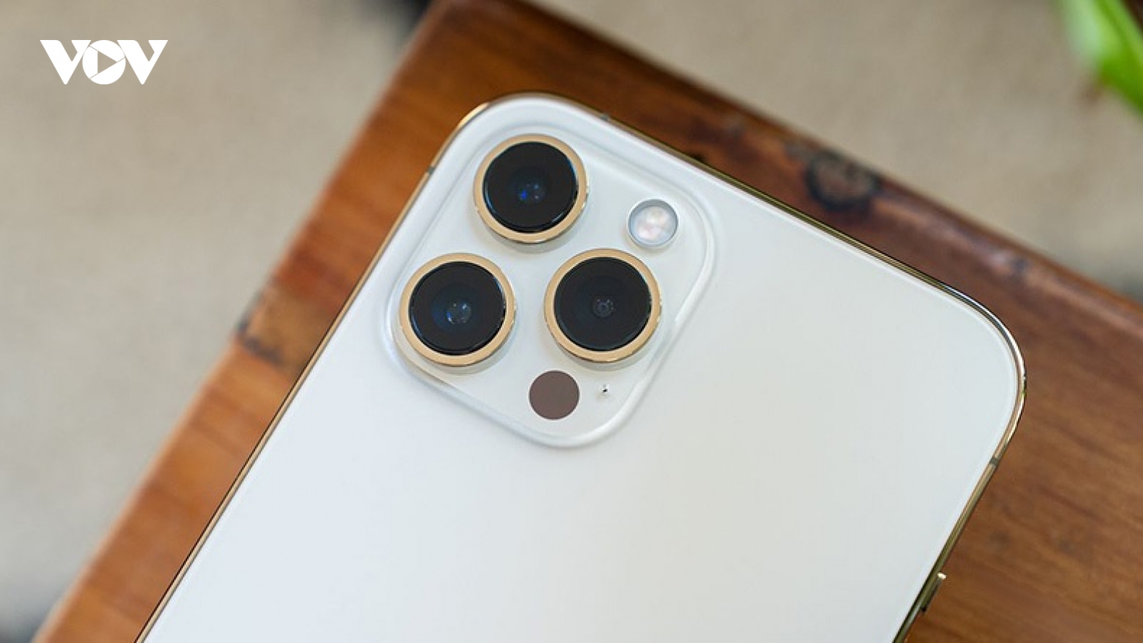 iPhone 14 Pro có camera lồi ra nhiều hơn do cảm biến 48 MP