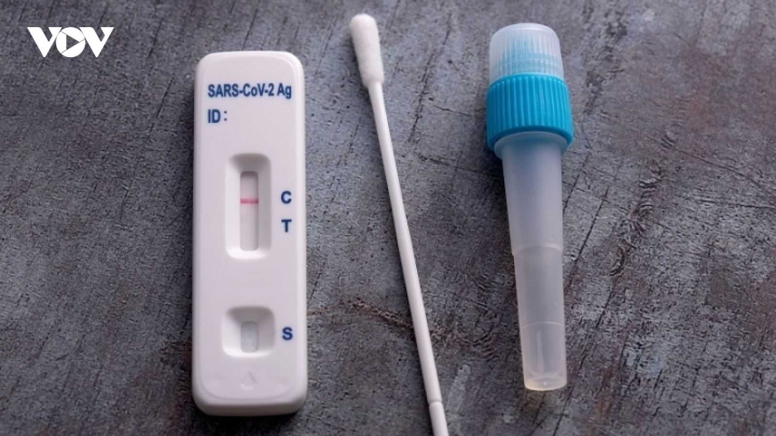 Test nhanh COVID-19, vạch đậm có phải bệnh nặng?