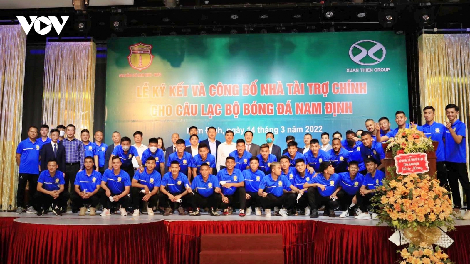 CLB Nam Định có gói tài trợ 200 tỷ đồng, HLV Văn Sỹ bắt đầu mơ lớn