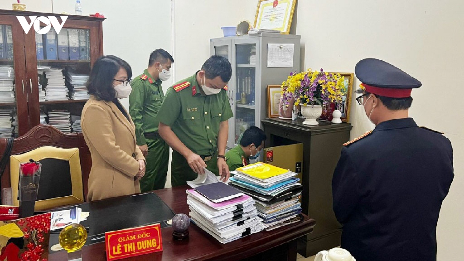 Thu chi ngoài sổ sách, giám đốc trung tâm giáo dục nghề nghiệp bị bắt