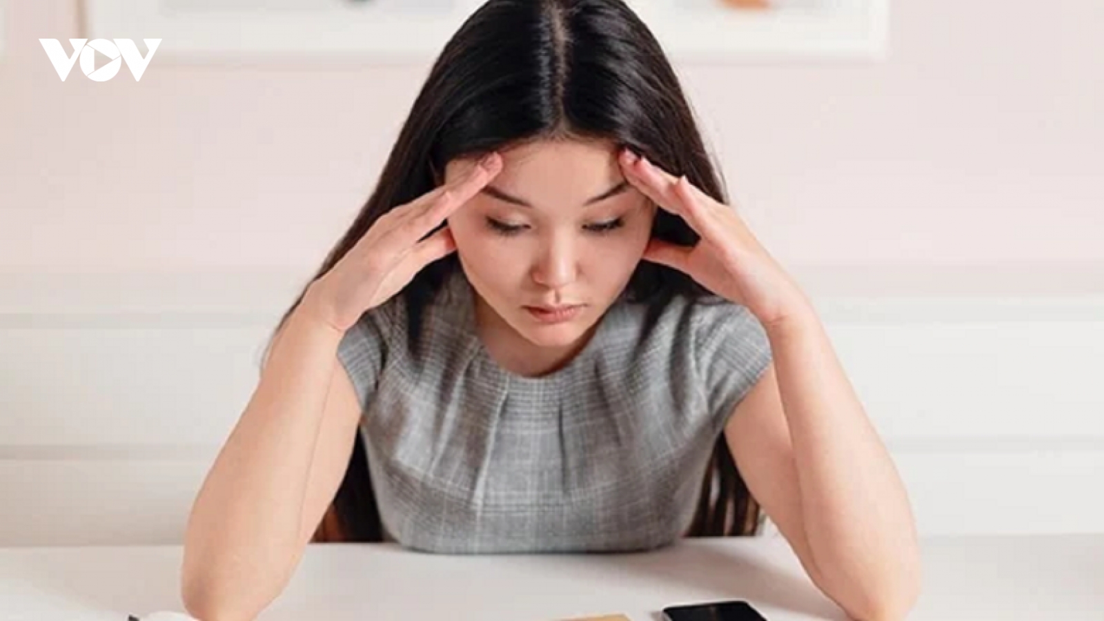 Bác sĩ lý giải nguyên nhân phụ nữ mắc nhiều triệu chứng hậu COVID-19 hơn nam giới