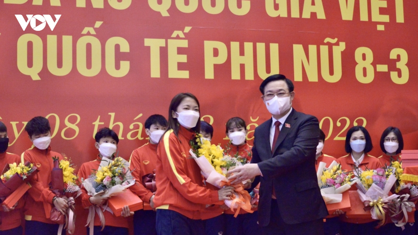 Chủ tịch Quốc hội gặp mặt Đội tuyển Bóng đá nữ Việt Nam