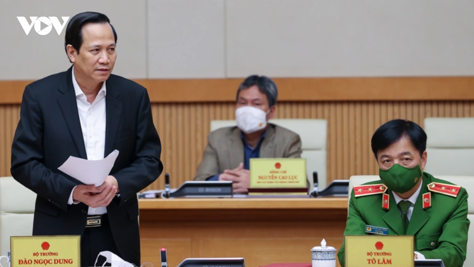 "Cần tháo gỡ vướng mắc chế độ BHXH cho lao động là F0 điều trị tại nhà"