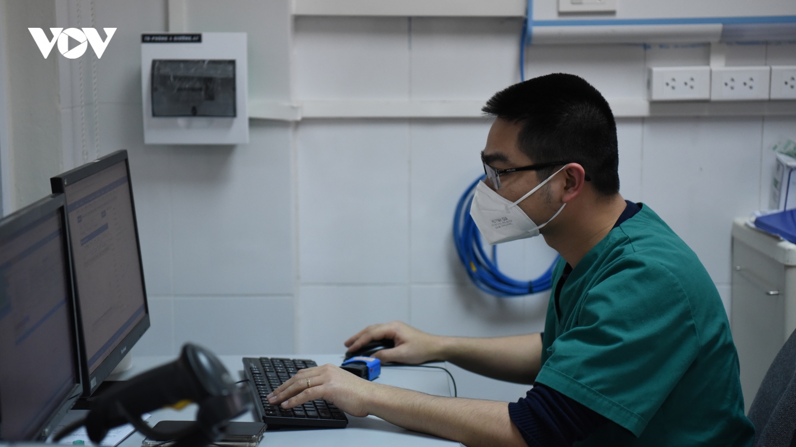 Cả nước ghi nhận thêm 130.735 ca mắc COVID-19 mới