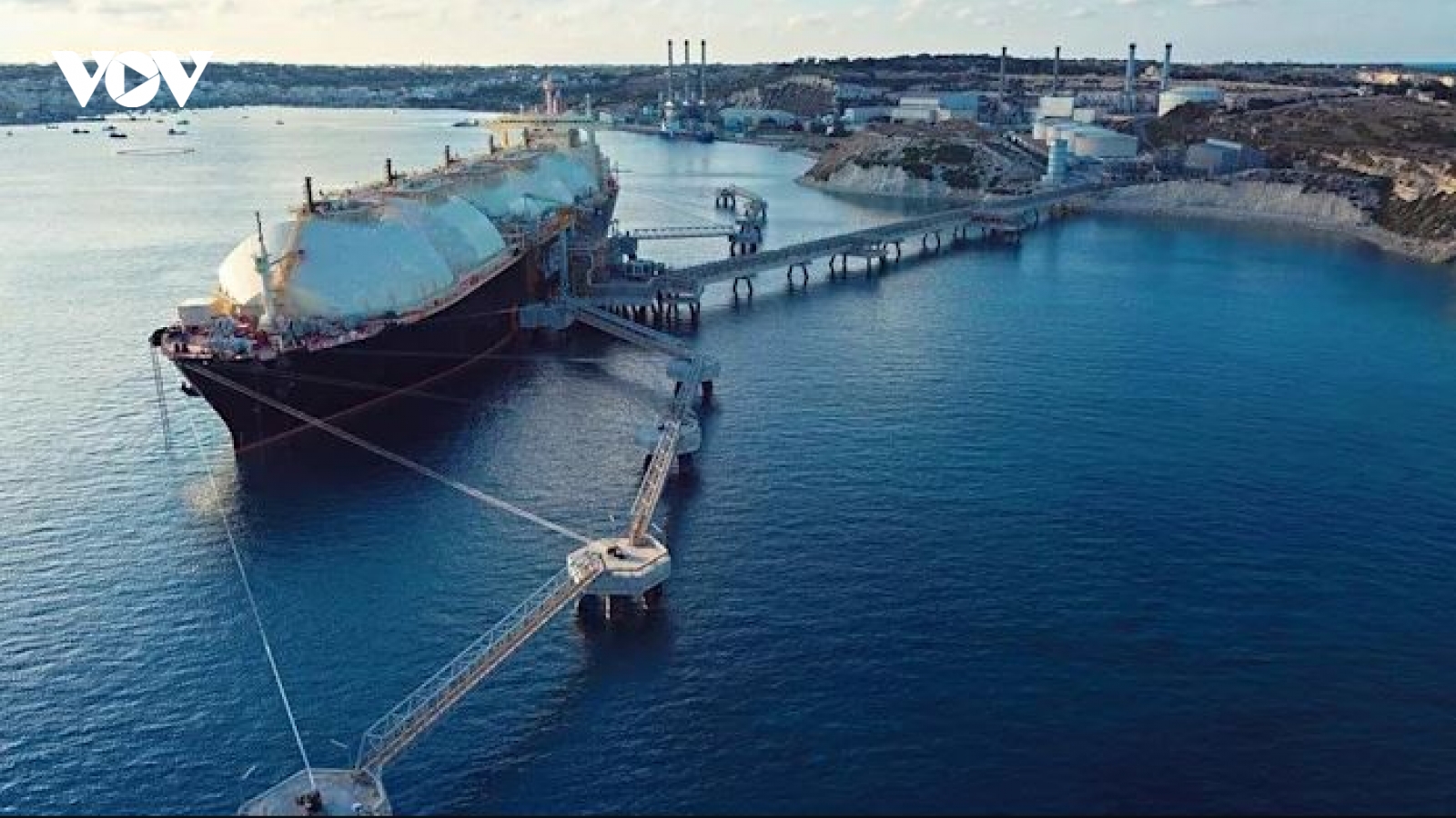 EU ký thỏa thuận lớn với Mỹ nhằm hạn chế phụ thuộc vào năng lượng Nga