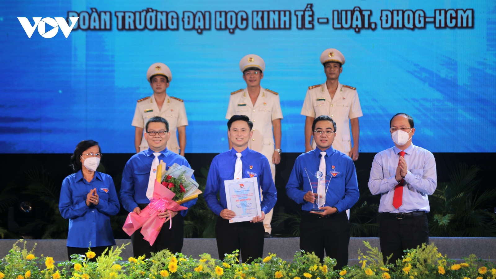 Thành Đoàn TP.HCM trao giải thưởng Hồ Hảo Hớn cho 9 tập thể