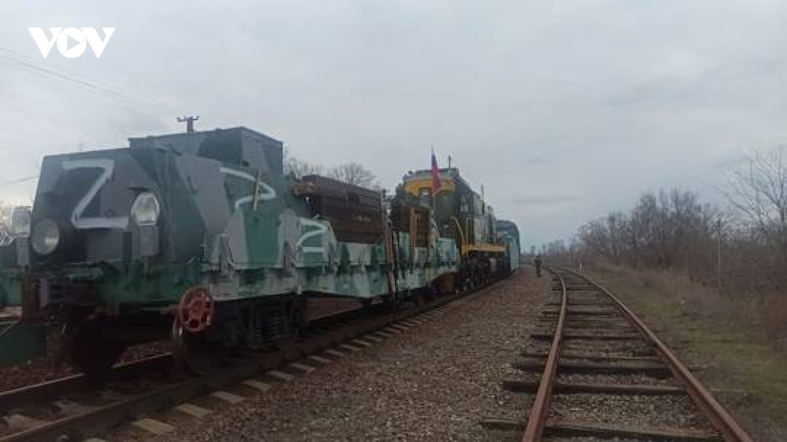 Nga điều tàu bọc thép sơ tán công dân nước ngoài từ Ukraine tới Crimea