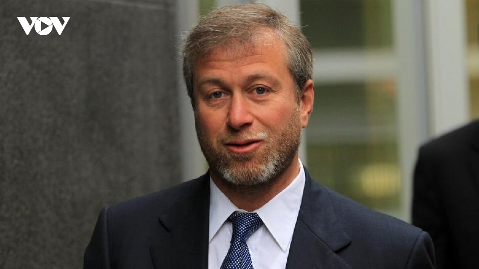 Tỷ phú Roman Abramovich đang bán câu lạc bộ Chelsea với giá ít nhất 4 tỷ USD