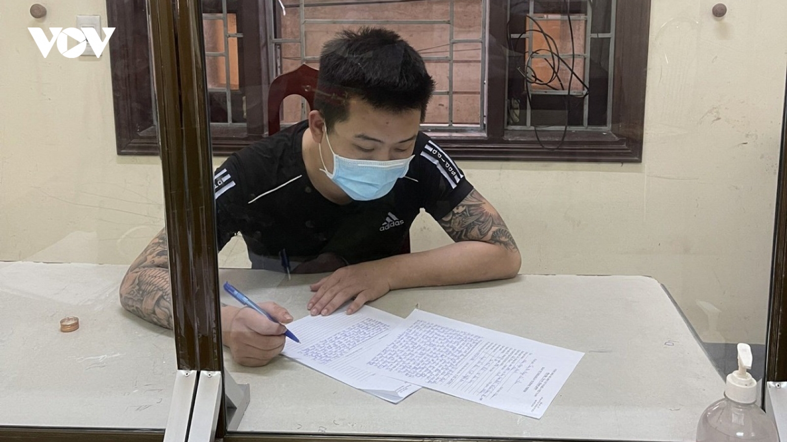 “Nổ” quen biết rộng để lừa “chạy án” chiếm đoạt gần nửa tỷ đồng