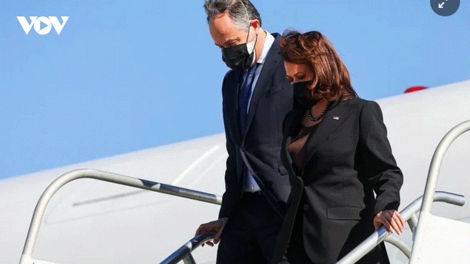 Phu quân của Phó Tổng thống Mỹ Kamala Harris dương tính với Covid-19