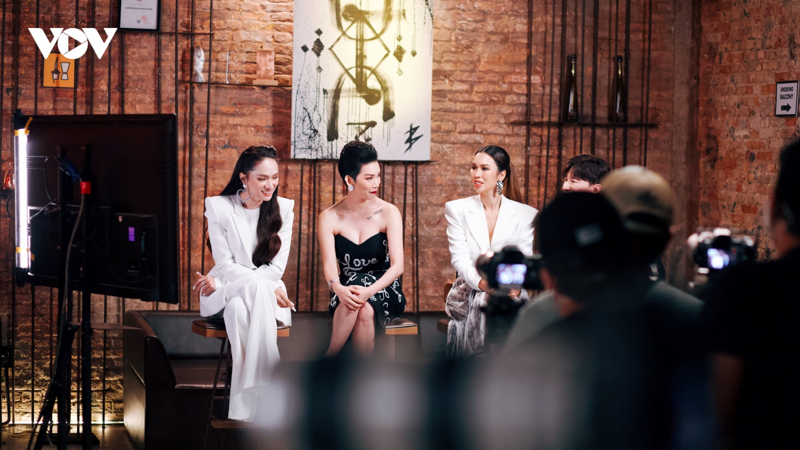 Hà Anh – Xuân Lan “gay gắt” cực mạnh với nhau trên "ghế nóng"