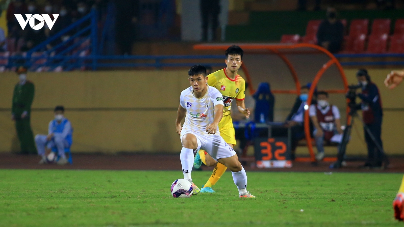 Cầu thủ Hà Nội FC thế chỗ hậu vệ HAGL ở ĐT Việt Nam 