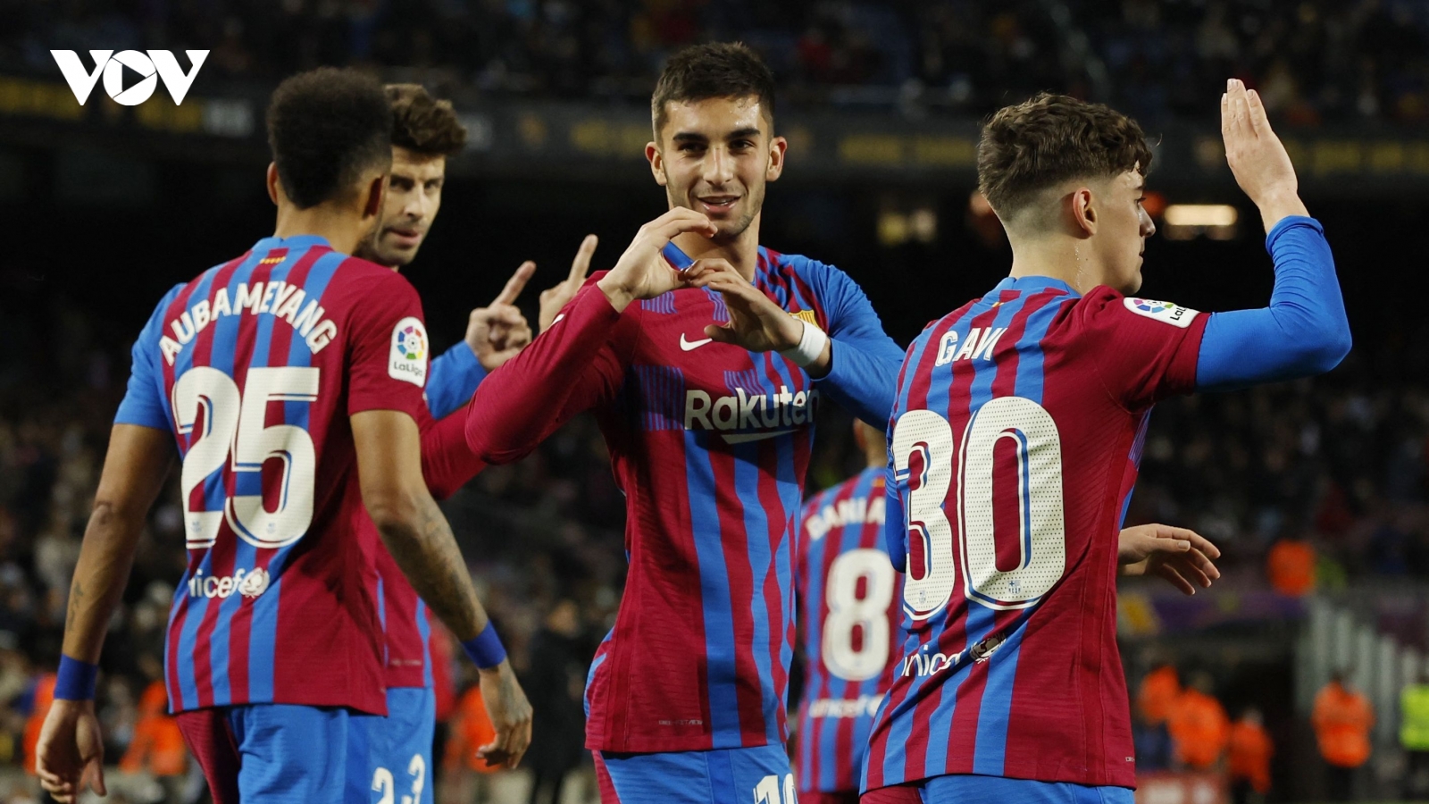 Kết quả bóng đá La Liga 14/3: Barca thắng đậm Osasuna để đua vô địch với Real Madrid