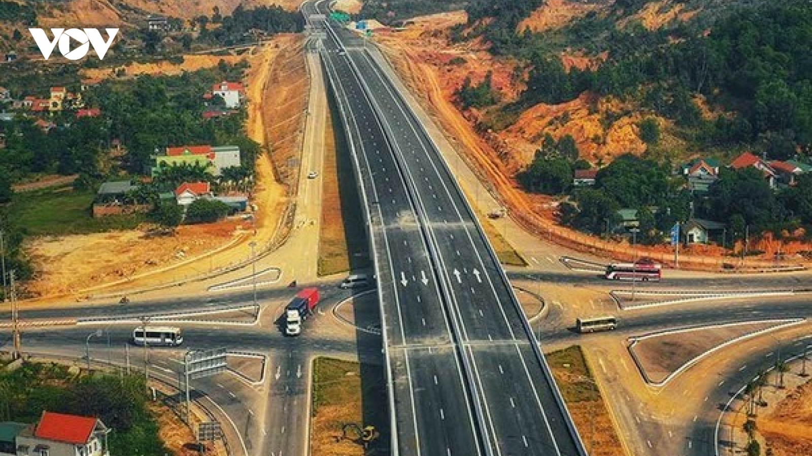 Đường cao tốc Bắc - Nam: Thay thế ngay nhà thầu xây dựng chậm tiến độ